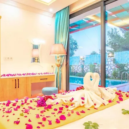 Modern With Private Pool And Jacuzzi In Kas *