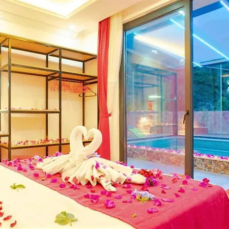 Modern With Private Pool And Jacuzzi In Kas * Uzumlu (Mediterranean)