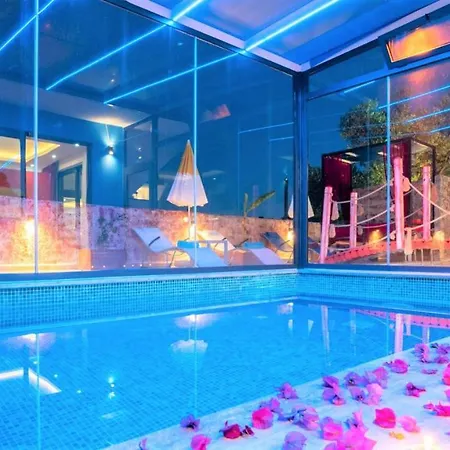 Modern With Private Pool And Jacuzzi In Kas